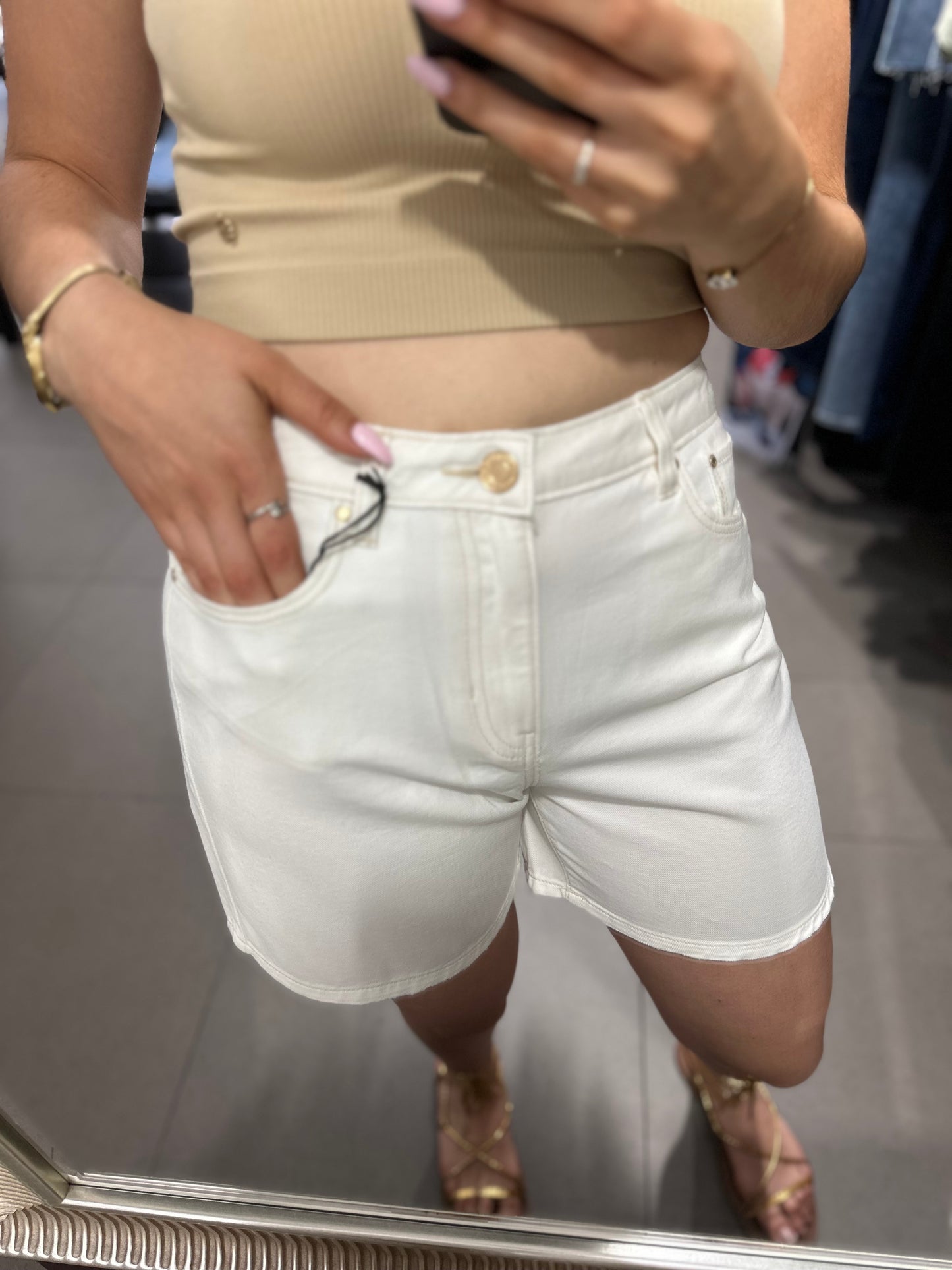 Short Guess blanco logo dorado