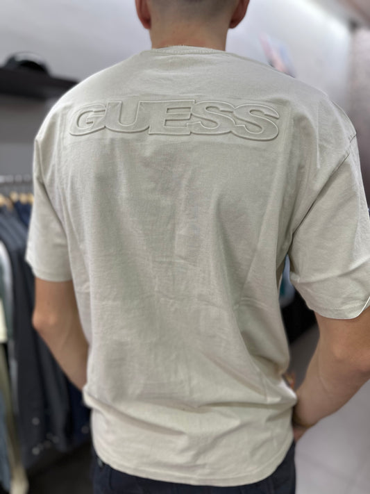 Camiseta Guess crema logo en la espalda