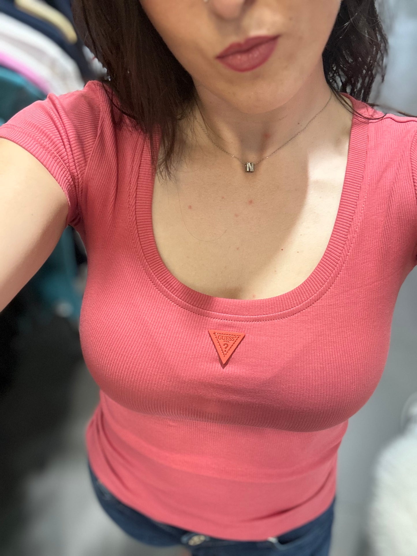 Camiseta Guess canalé coral