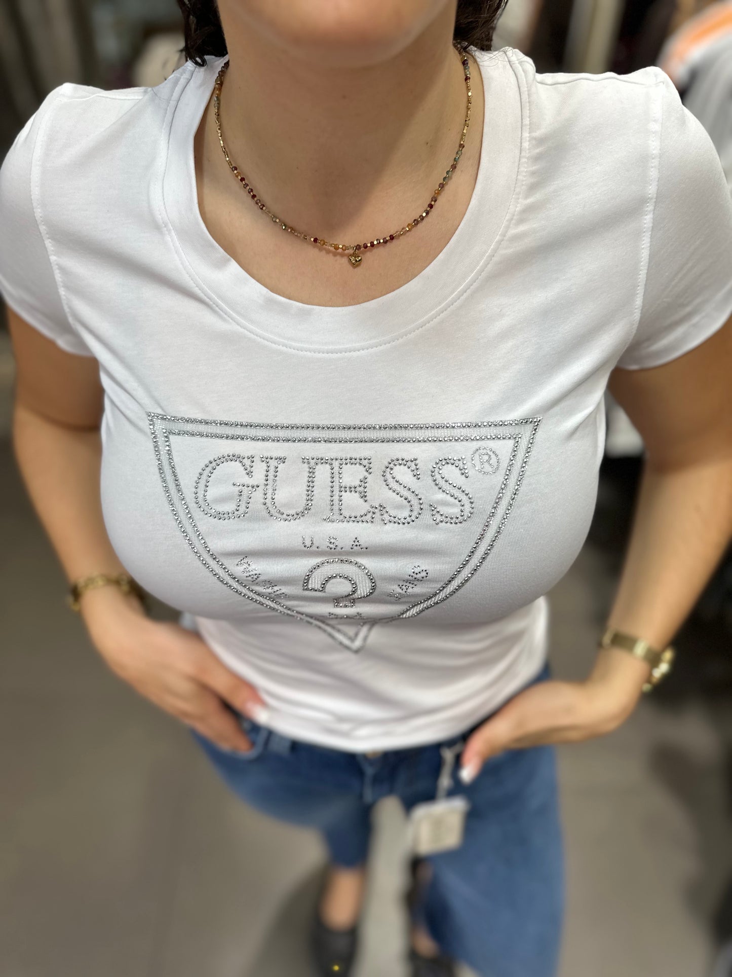 Camiseta Guess blanca logo brillo