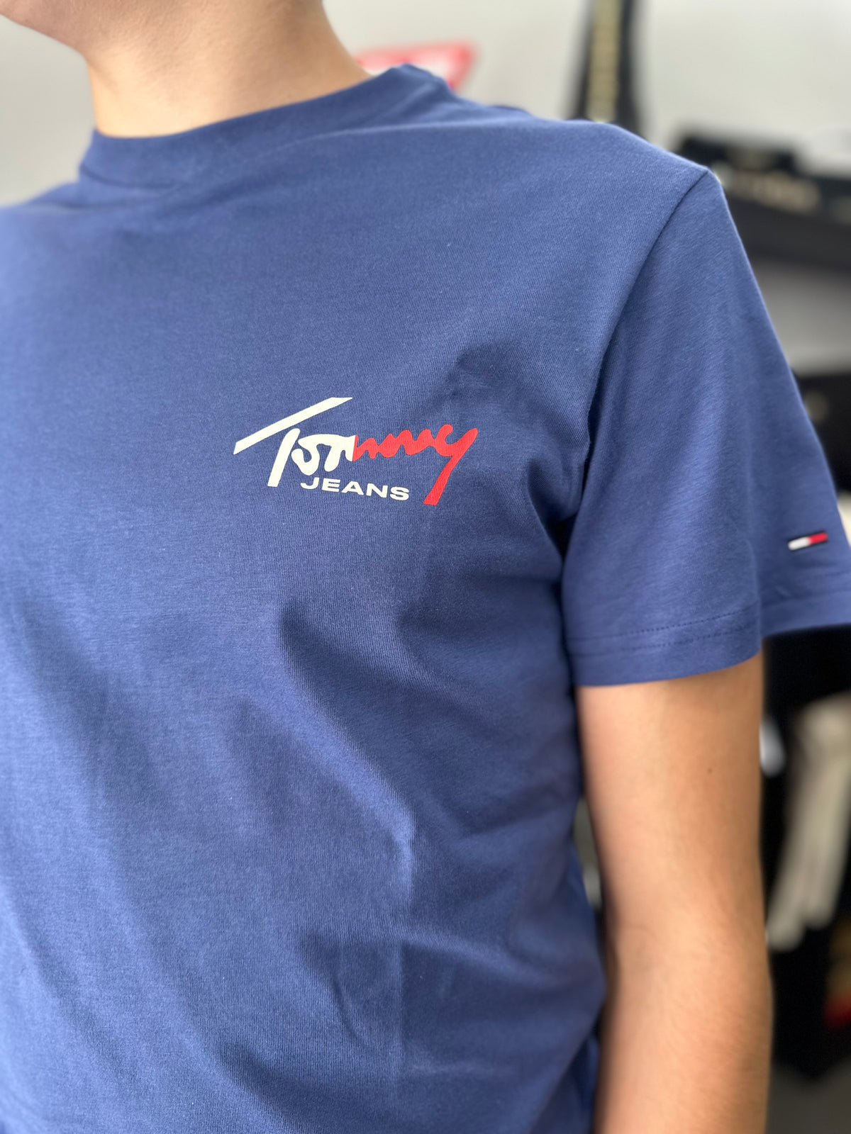 Camiseta Tommy azul firma logo