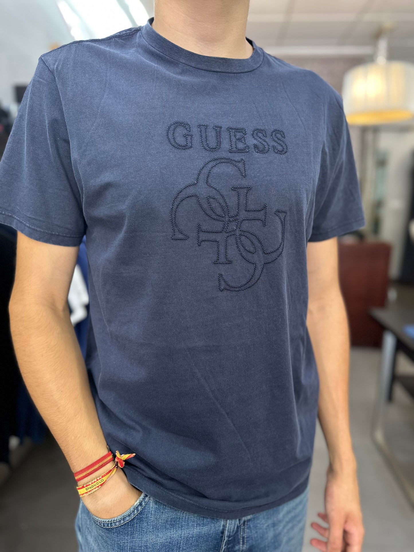 Camiseta Guess efecto denim marina logo 4g bordado