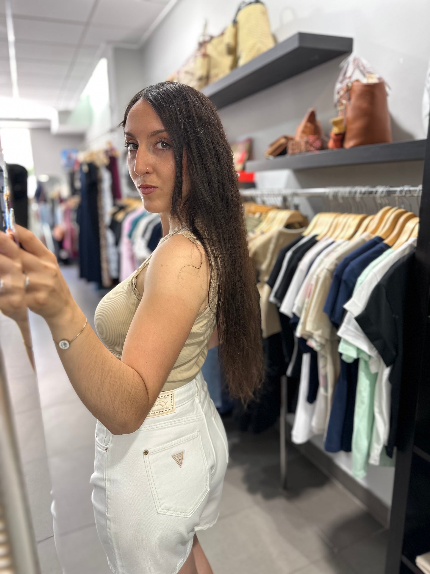 Short Guess blanco logo dorado