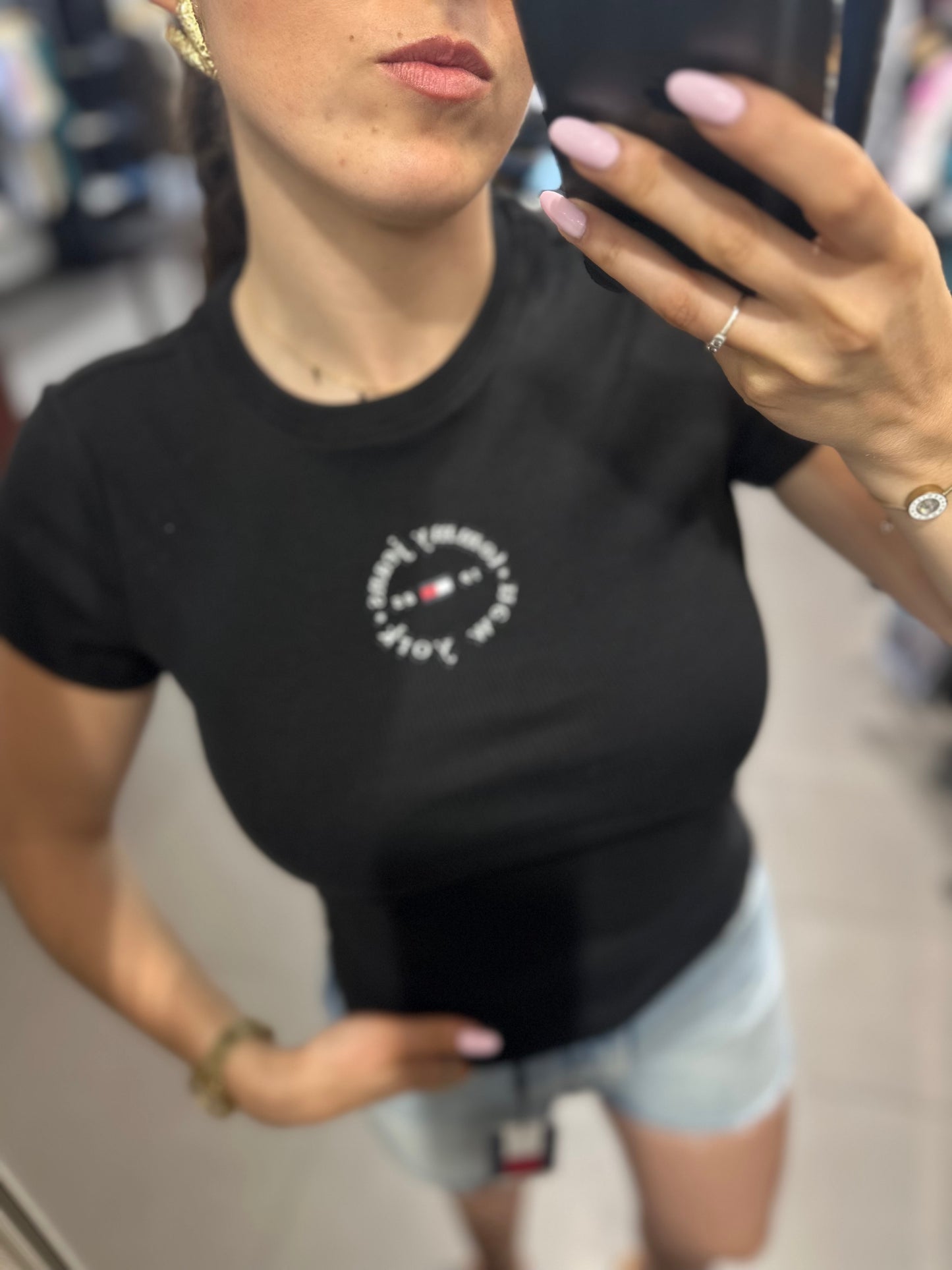 Camiseta Tommy canalé negro logo redondo