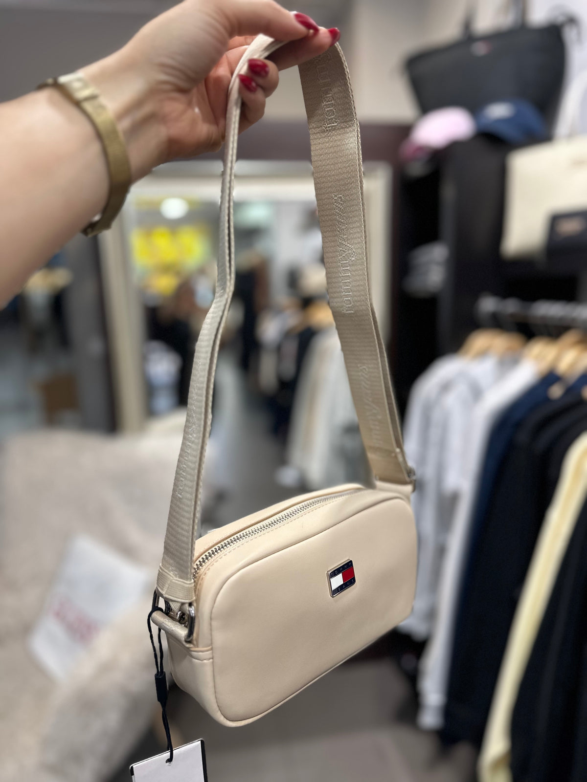 Bolso Tommy bandolera beige