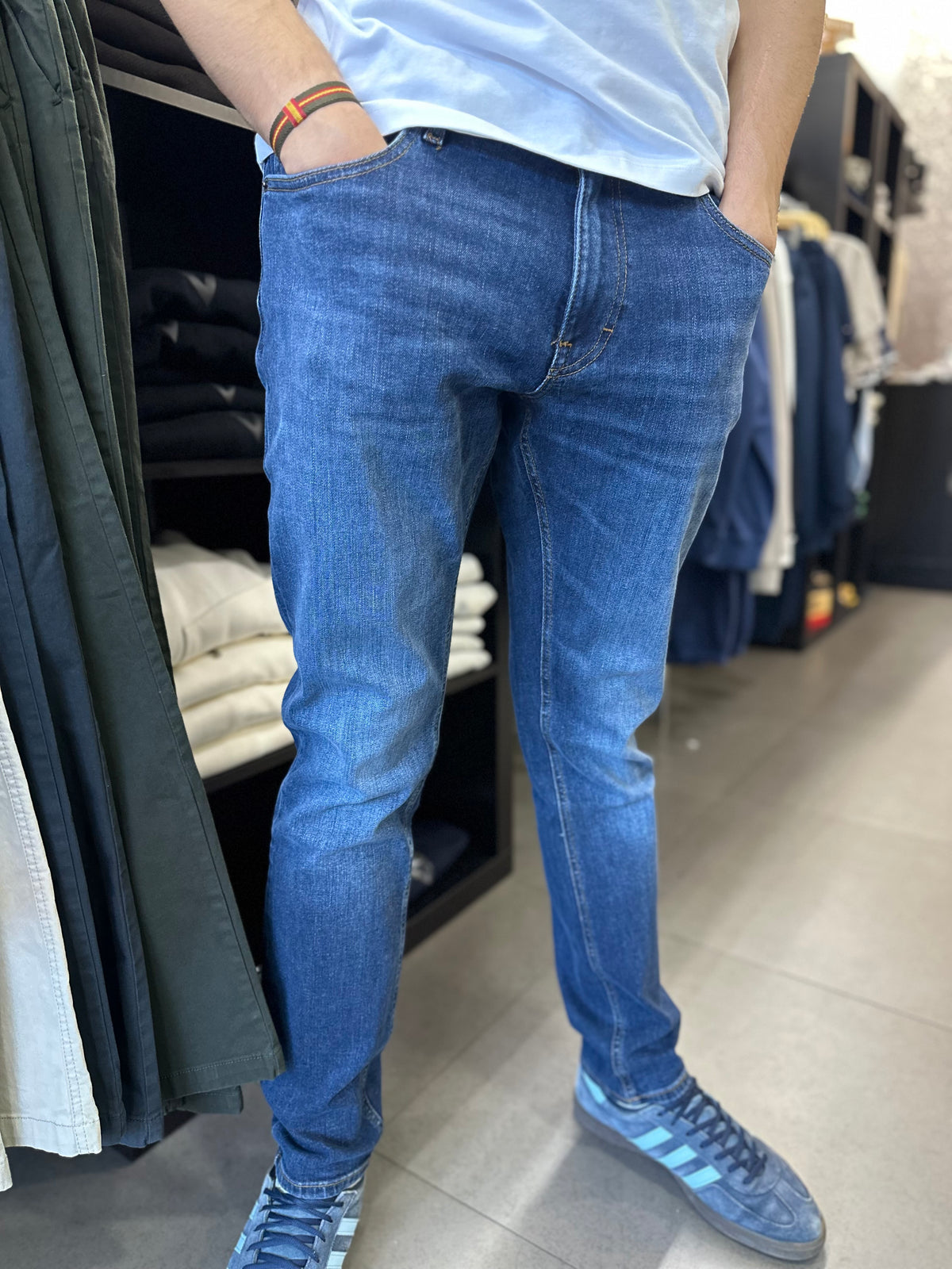 Vaquero Tommy Scantom azul oscuro