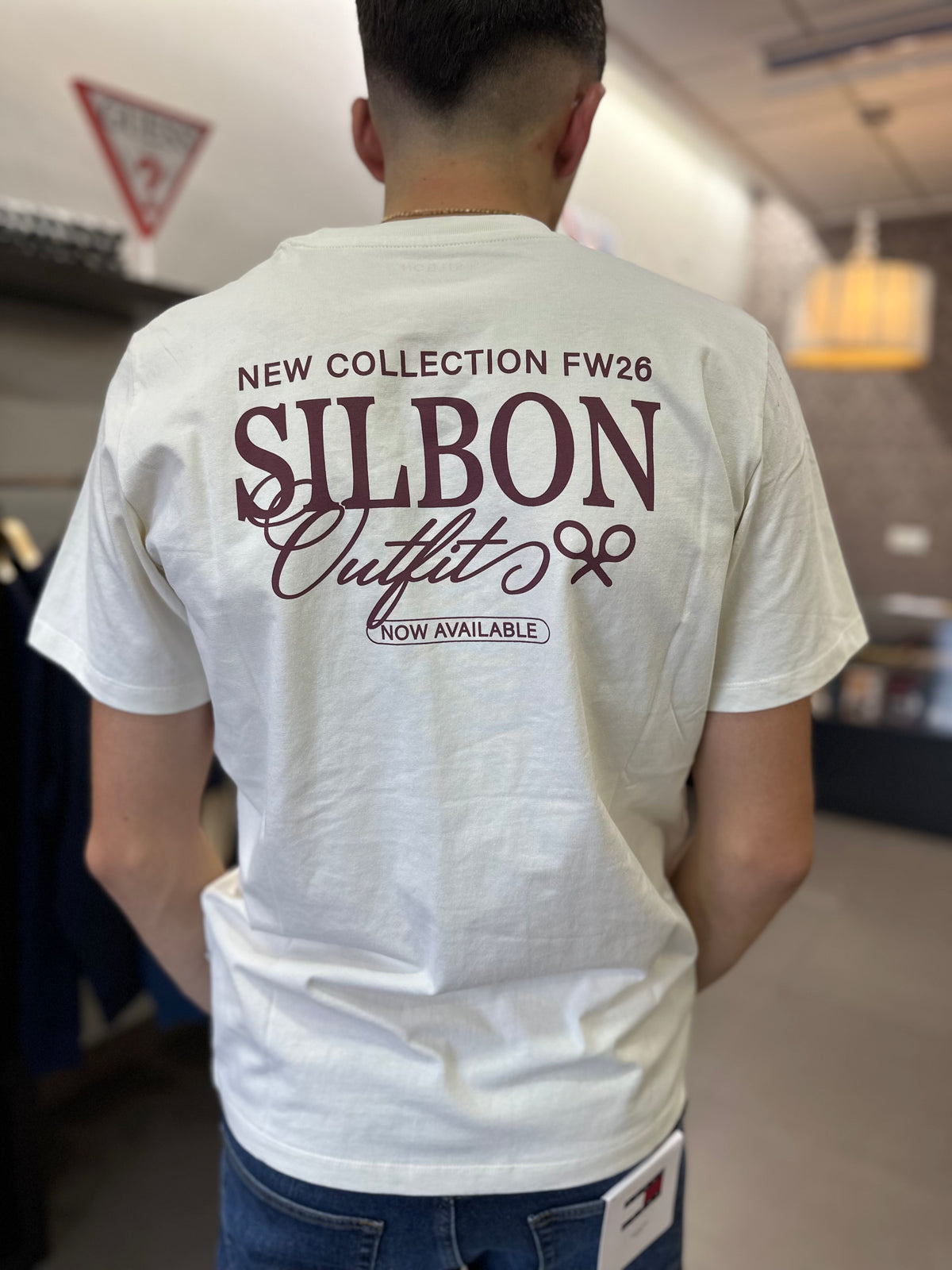 Camiseta Silbon cruda logo espalda burdeos