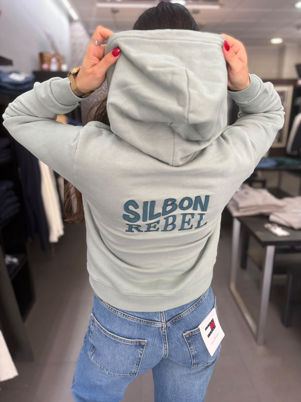 Sudadera Silbon rebel verde con capucha y logo en la espalda