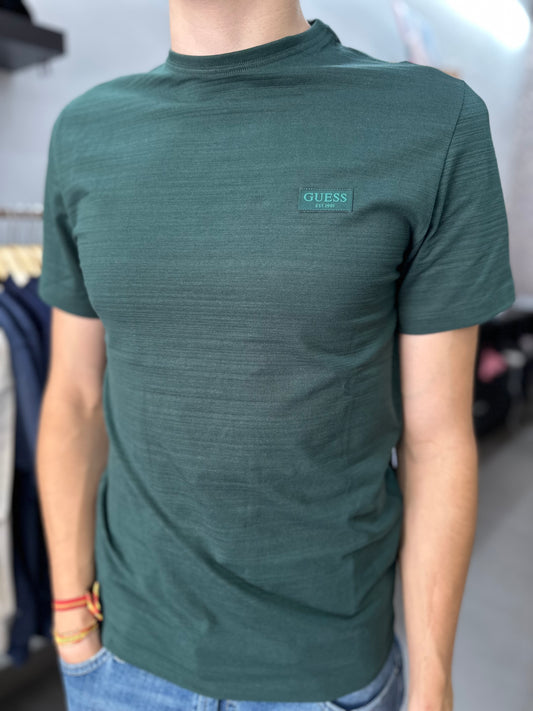 Camiseta Guess verde logo bordado