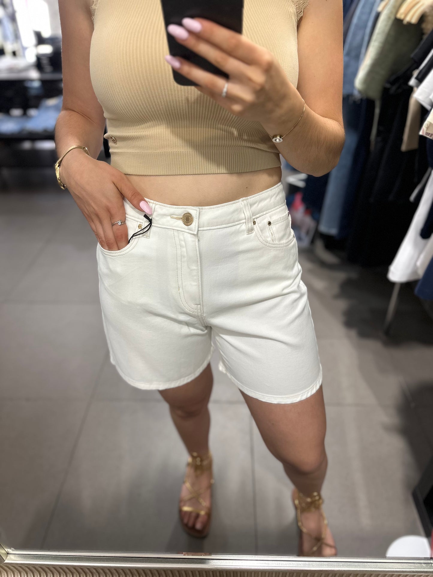 Short Guess blanco logo dorado
