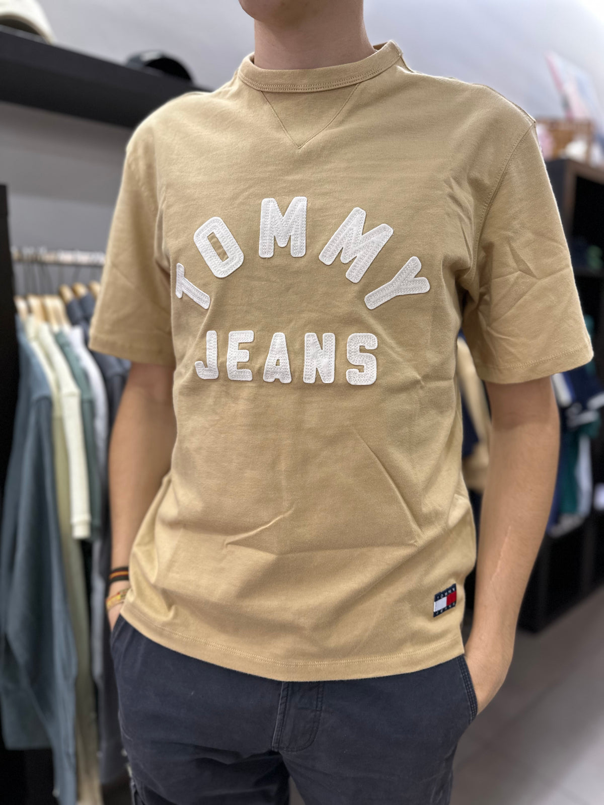 Camiseta Tommy over special fit logo bordado
