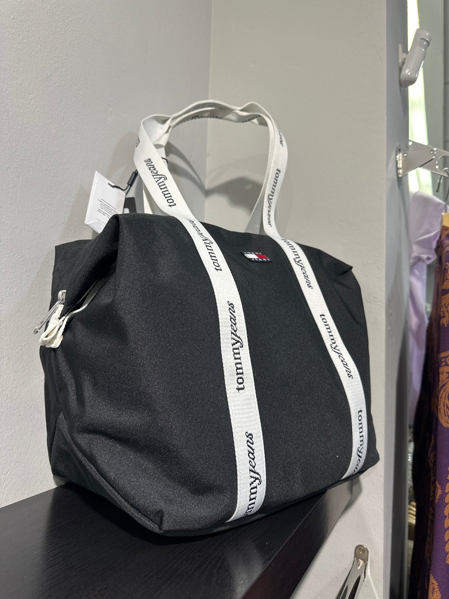 BOLSO TOMMY GRANDE CINTAS MULTILOGO