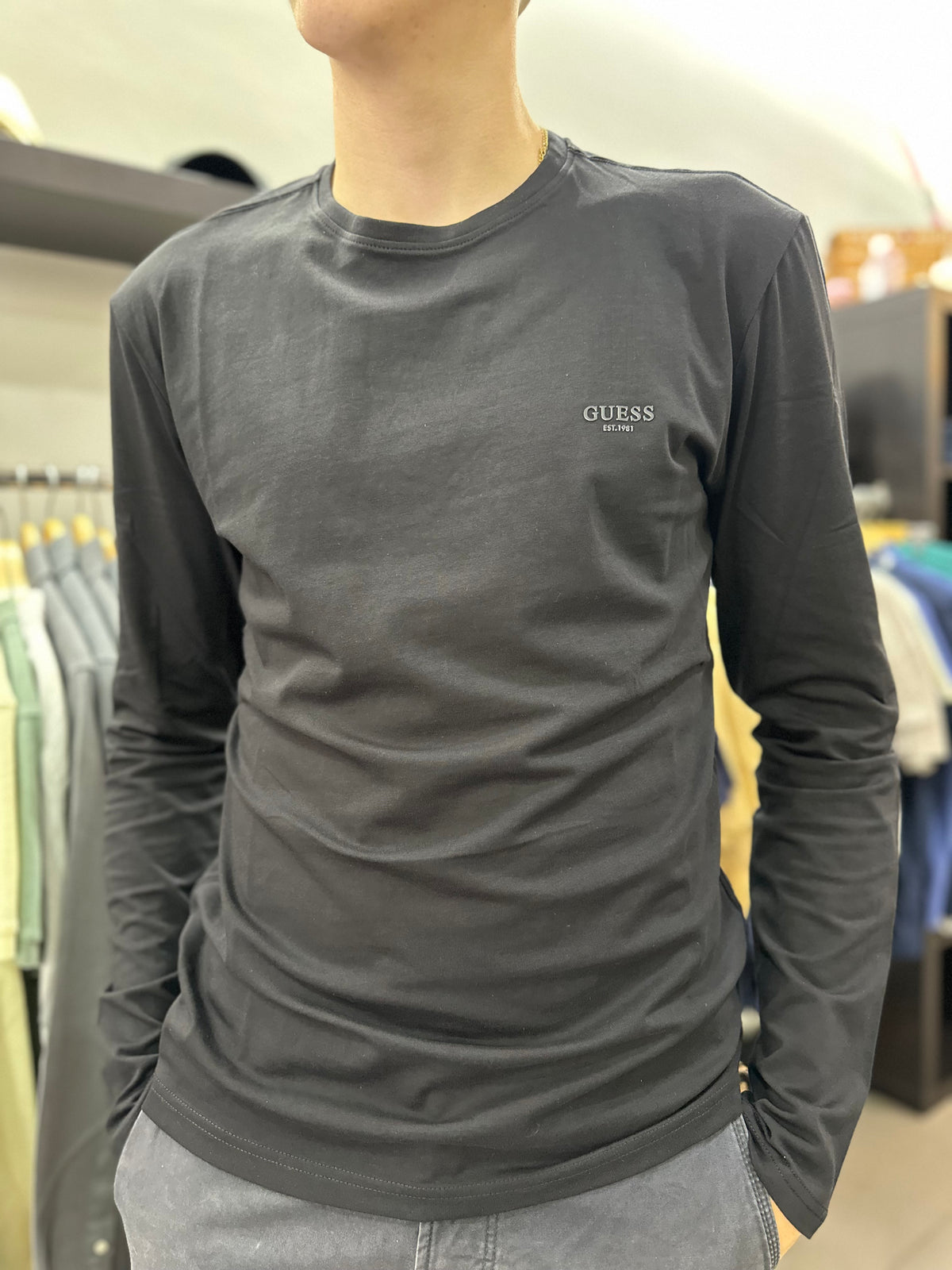 Camiseta Guess manga larga negra