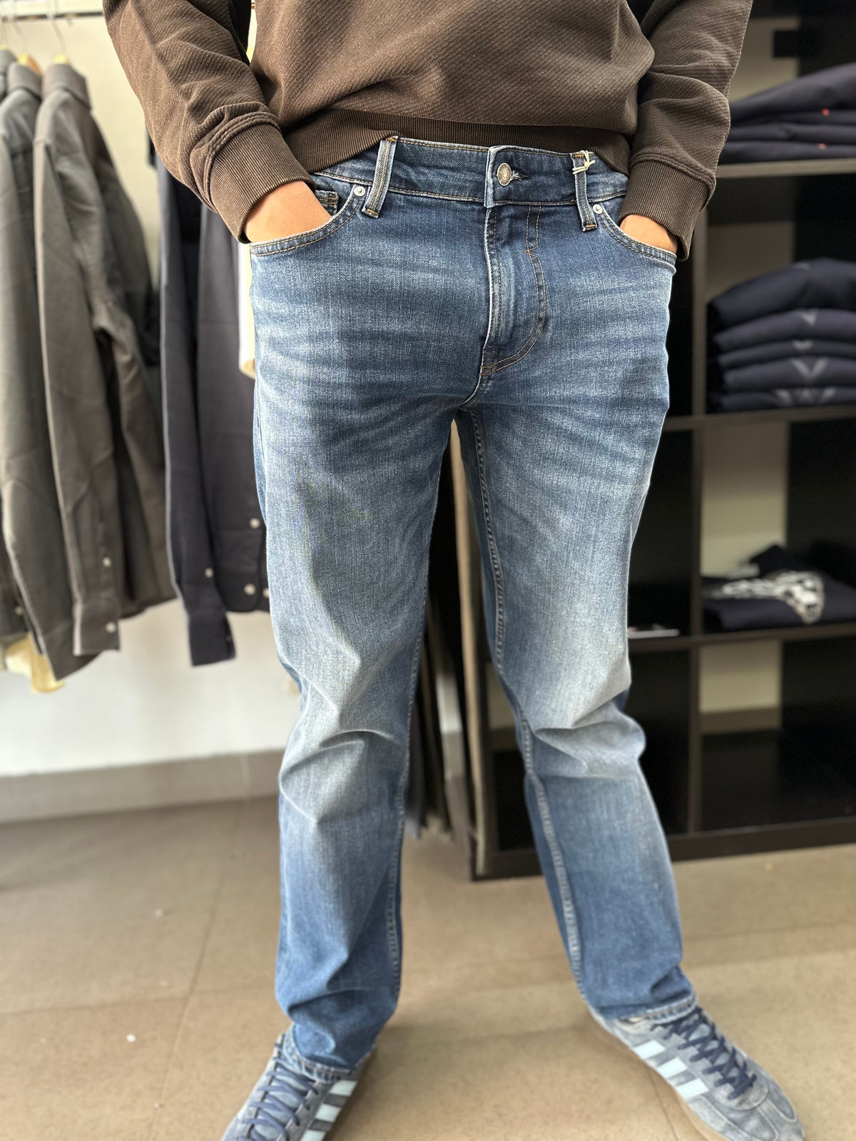 Vaquero Guess