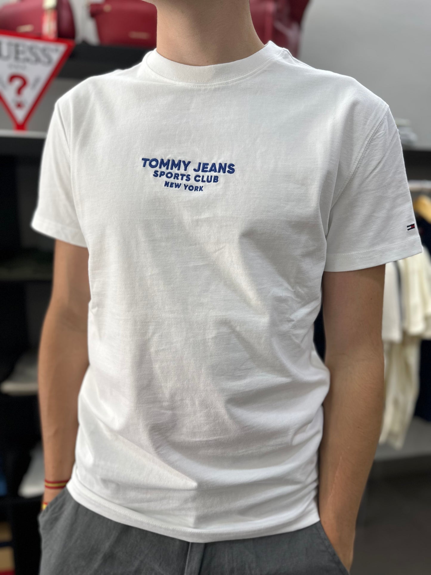 Camiseta Tommy blanca Sports Club