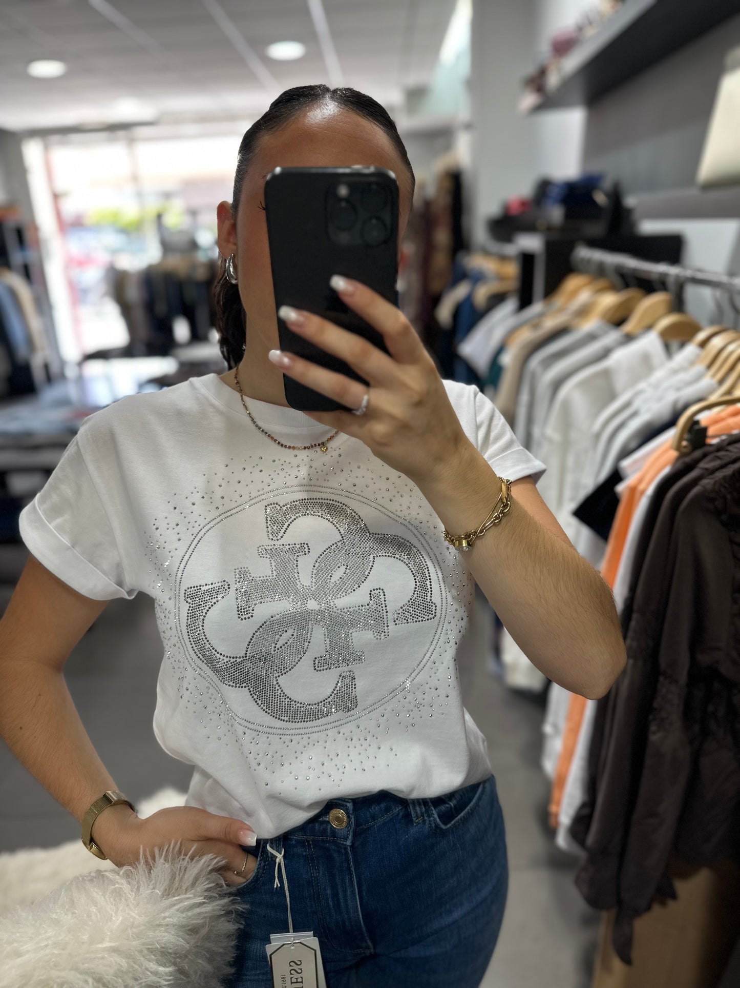 Camiseta Guess cuadrada logo 4g brillo blanca