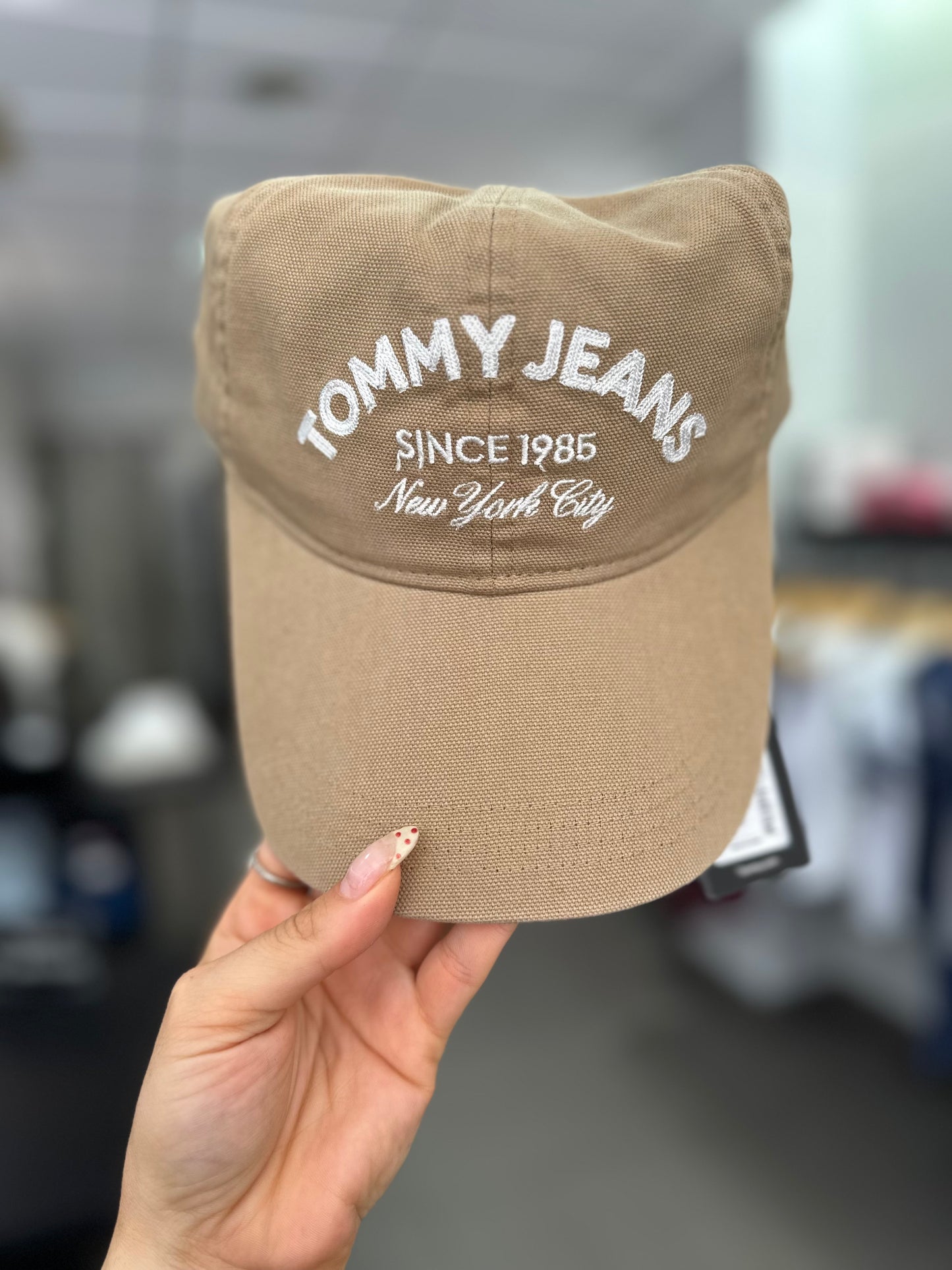 GORRA TOMMY JEANS CAMEL EFECTO VAQUERA