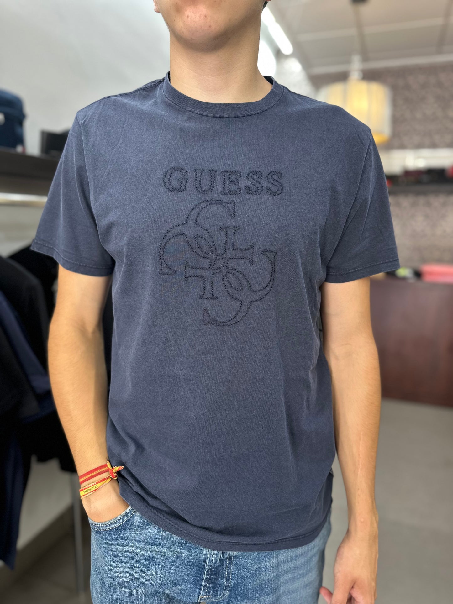 Camiseta Guess efecto denim marina logo 4g bordado