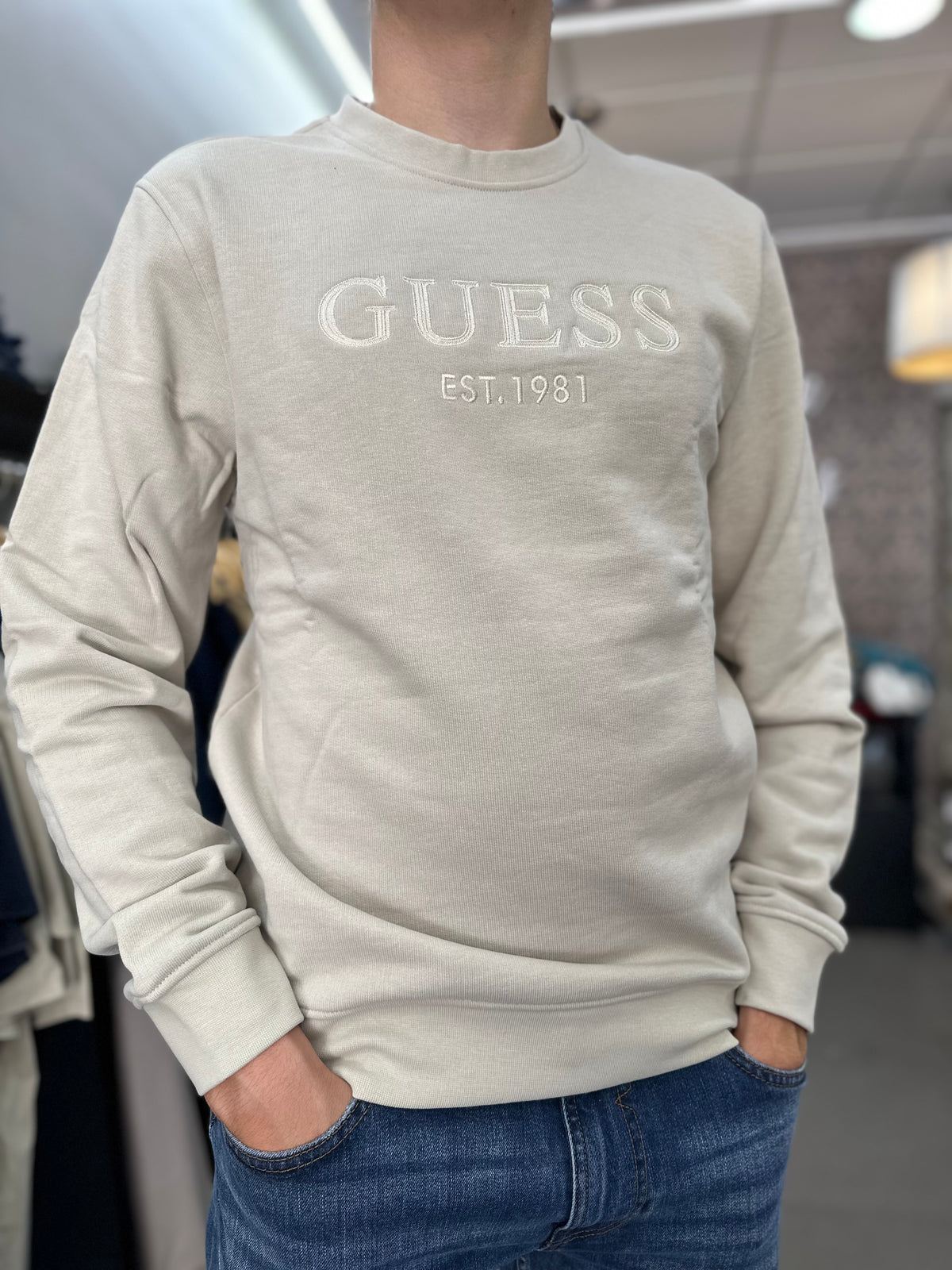Sudadera Guess cruda logo bordado