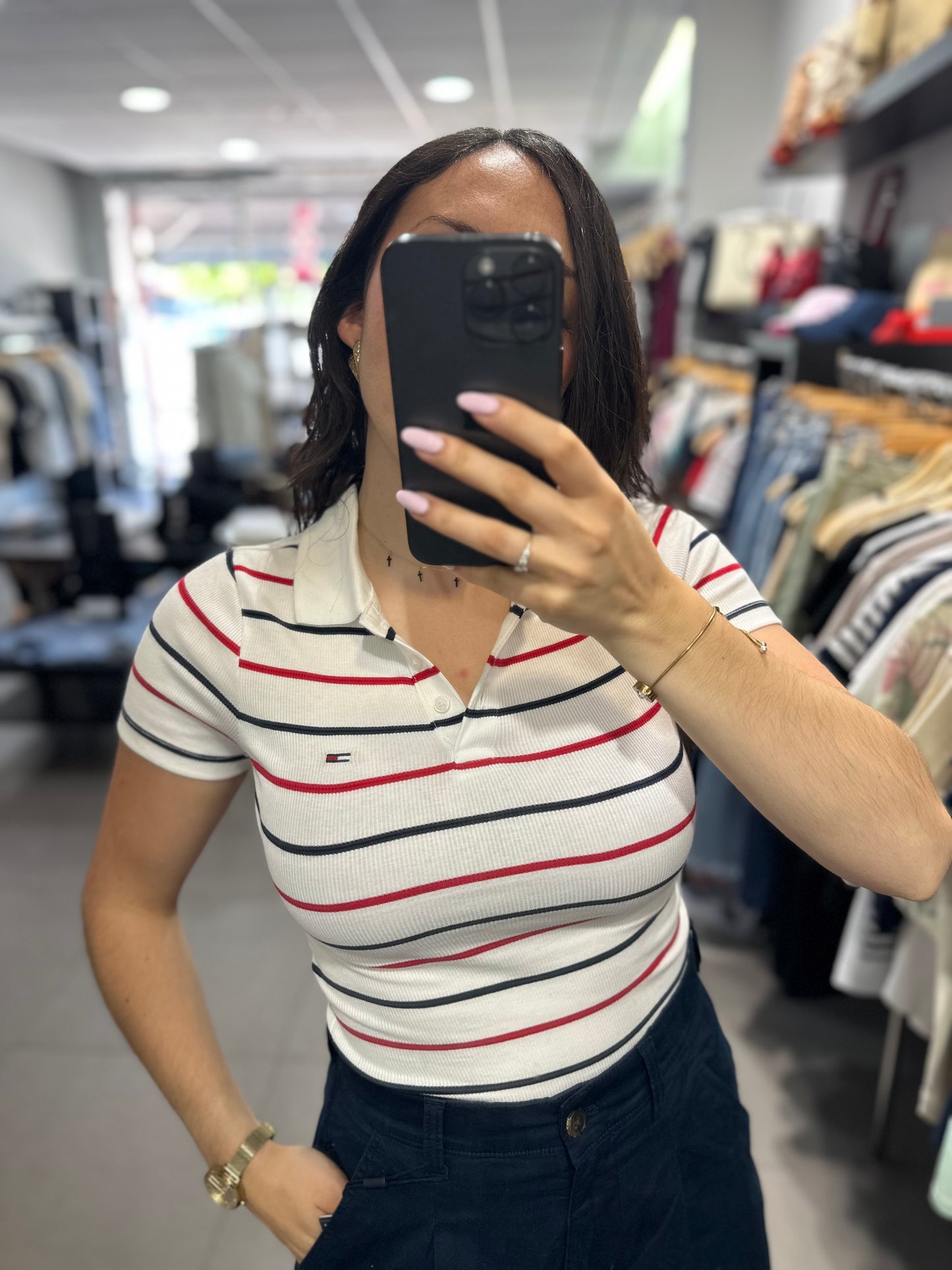 Polo Tommy mujer canalé blanco a rayas marinas y rojas