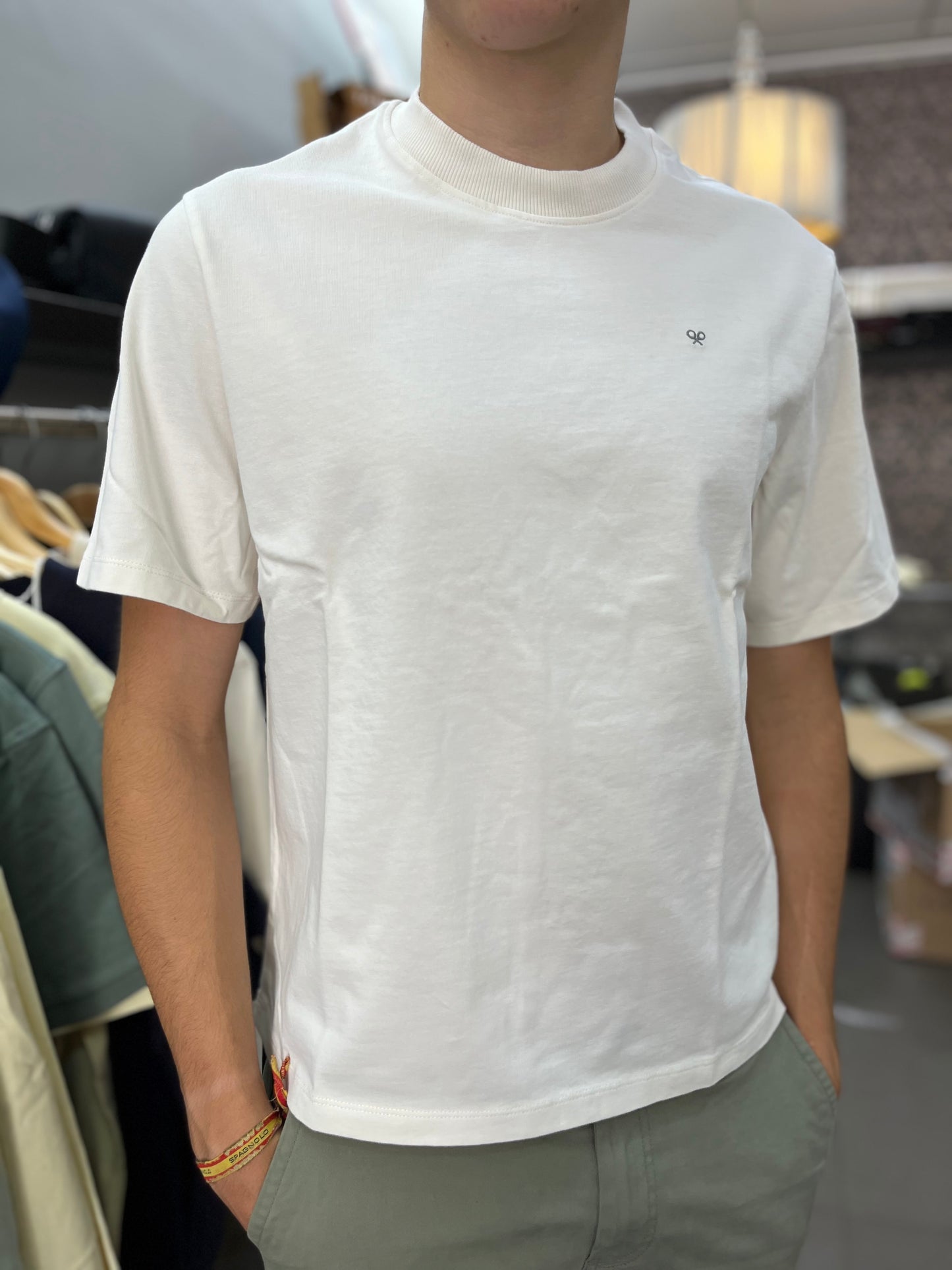 Camiseta Silbon over special fit logo espalda crema