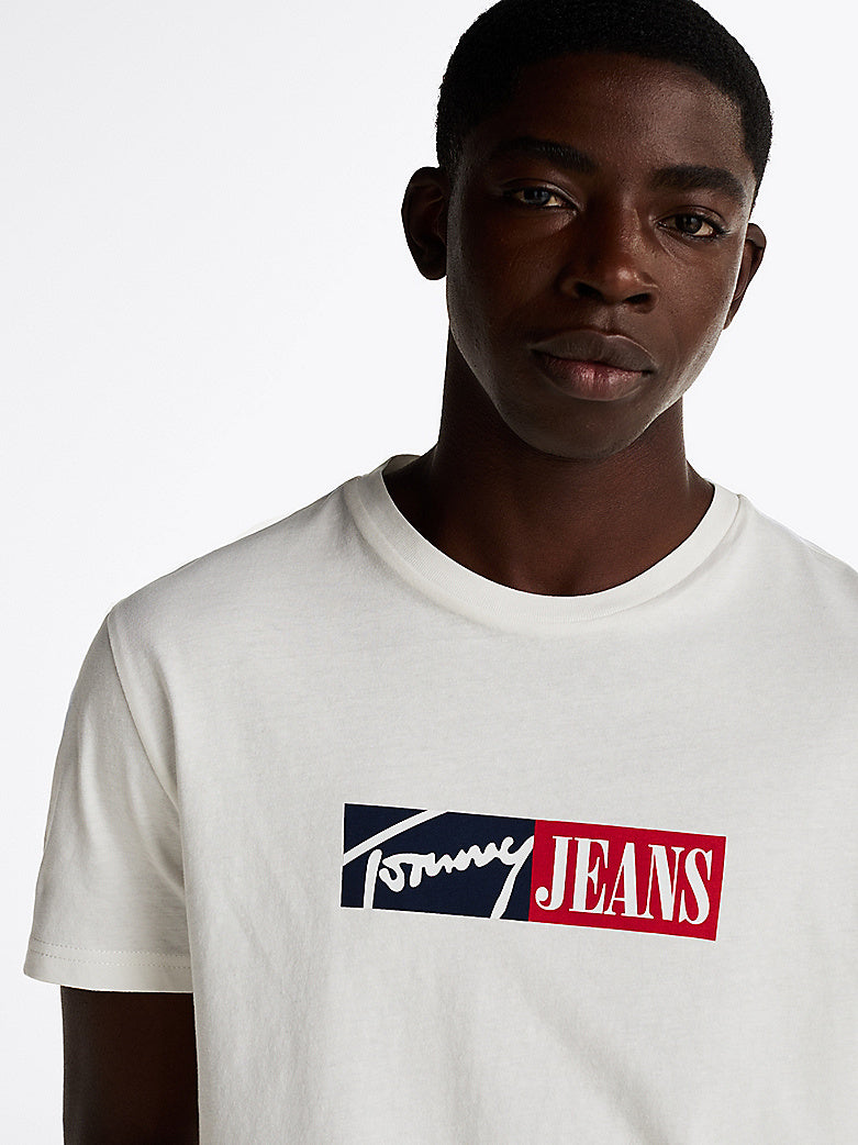 Camiseta Tommy Jeans de corte slim con logo distintivo hombre