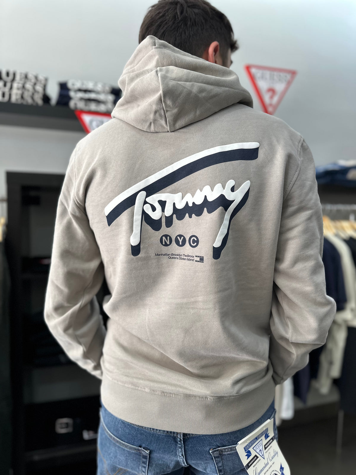 Sudadera Tommy TAUPE logo espalda con capucha