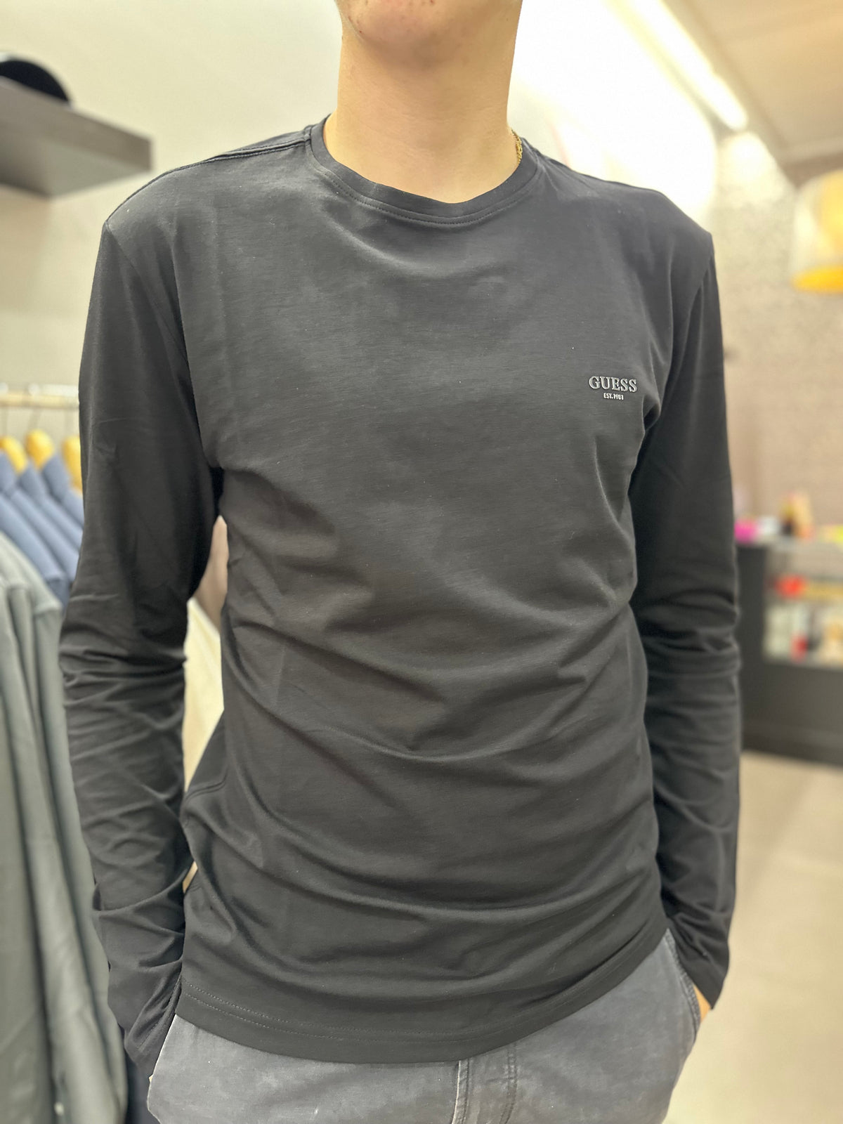 Camiseta Guess manga larga negra