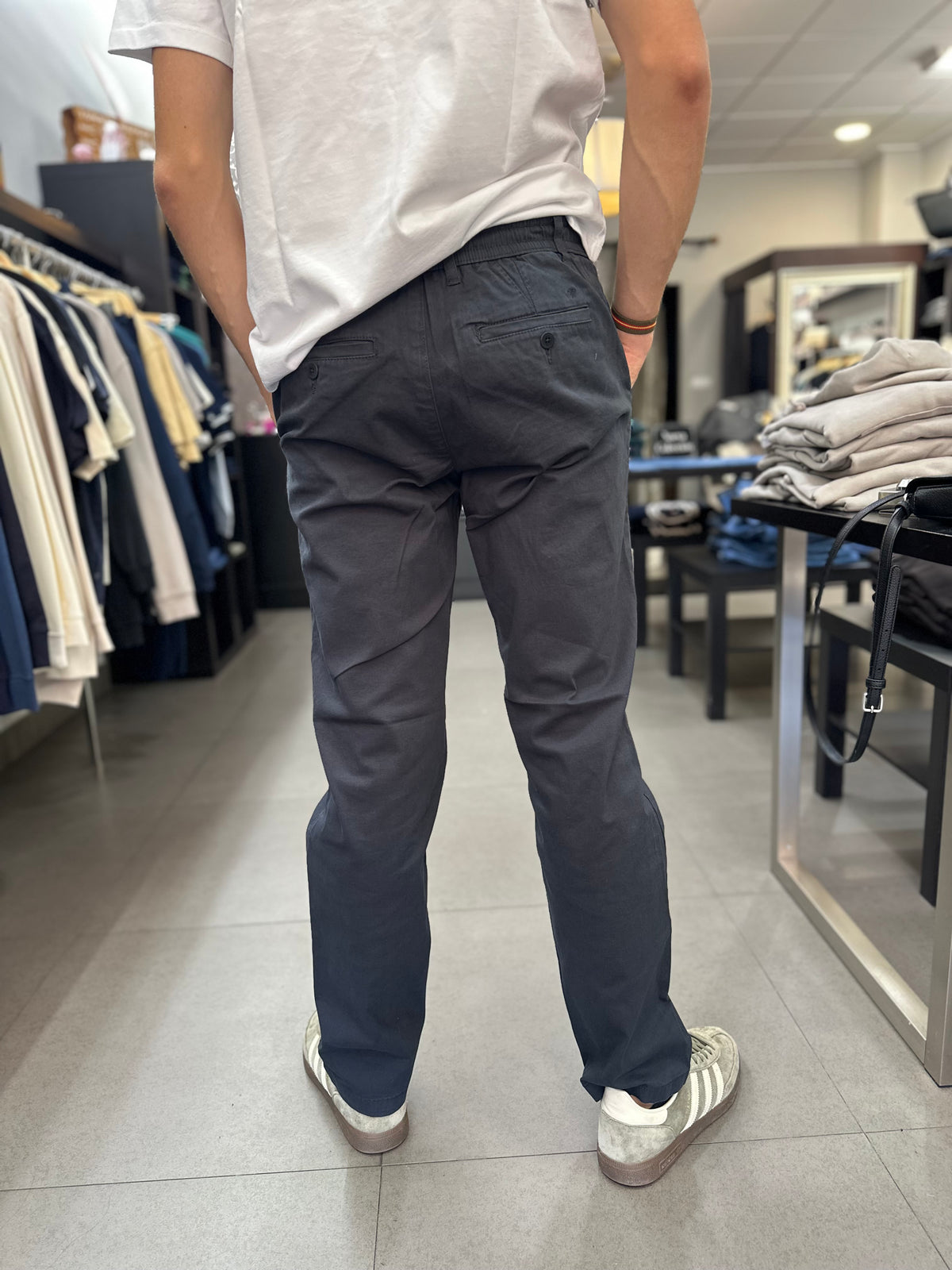 Pantalón Silbon Chino con goma en la cintura marino
