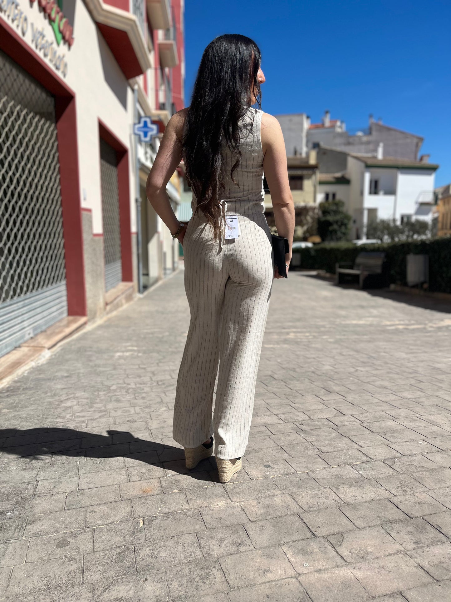 TRAJE TIFFOSI NAMIBIA SEMILINO BEIGE CON BOTONES CONCHAS PLATA Y ORO