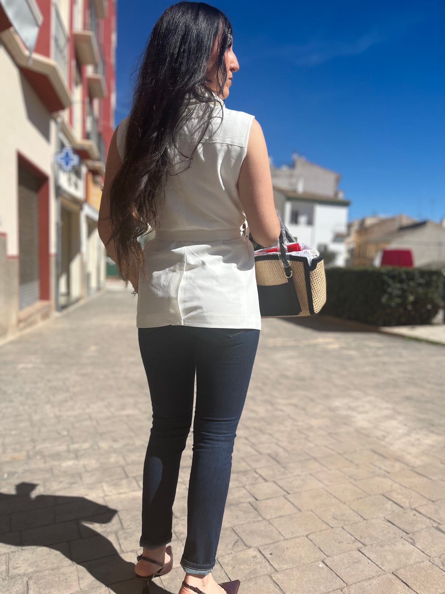 CHALECO TIFFOSI NARA TIPO BALZER CON CINTURÓN BALNCO