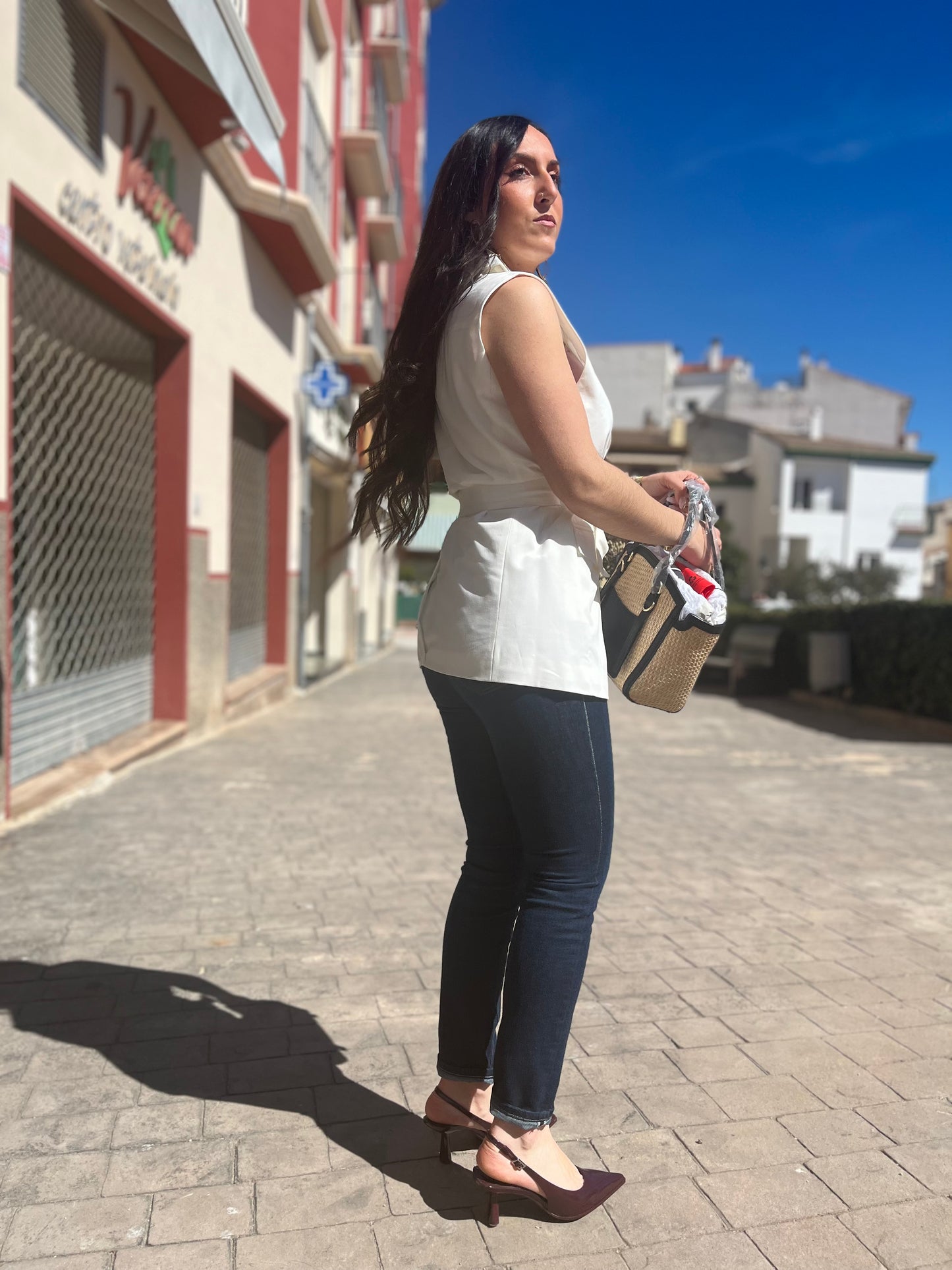 CHALECO TIFFOSI NARA TIPO BALZER CON CINTURÓN BALNCO