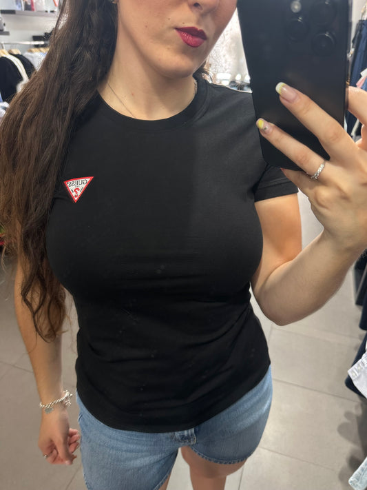 CAMISETA GUESS BASICA LOGO PEQUEÑO MANGA CORTA NEGRA