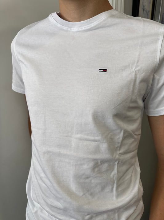CAMISETA BÁSICA TOMMY JEANS BLANCA CON LOGO BORDADO