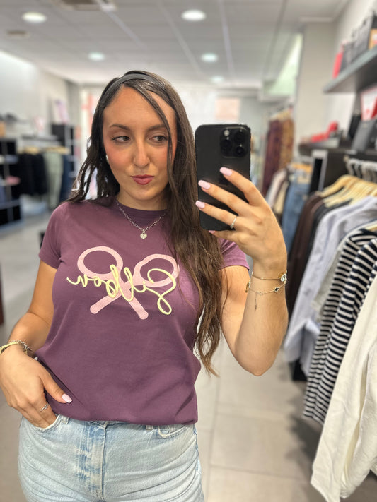 CAMISETA SILBON BERENJENA CON LOGO BORDADO