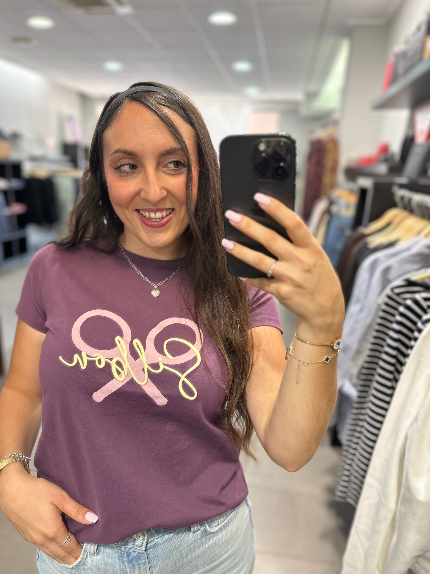 CAMISETA SILBON BERENJENA CON LOGO BORDADO
