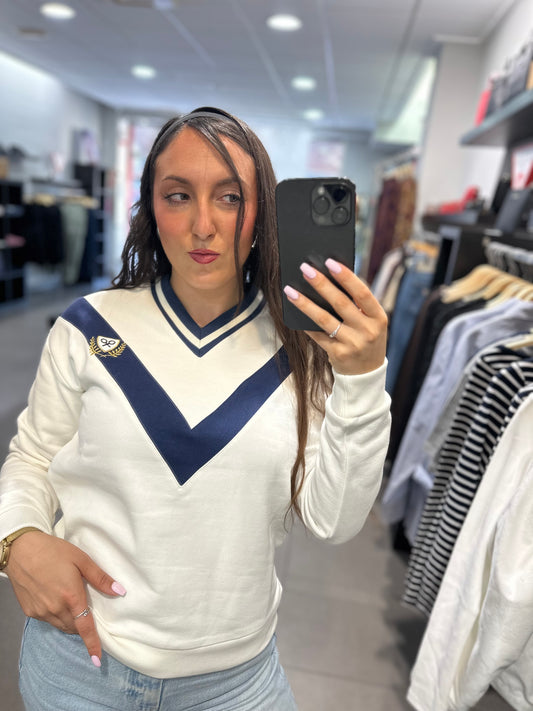 SUDADERA SILBON BLANCA Y AZUL MARINA CON CUELLO EN V Y LOGO BORDADO