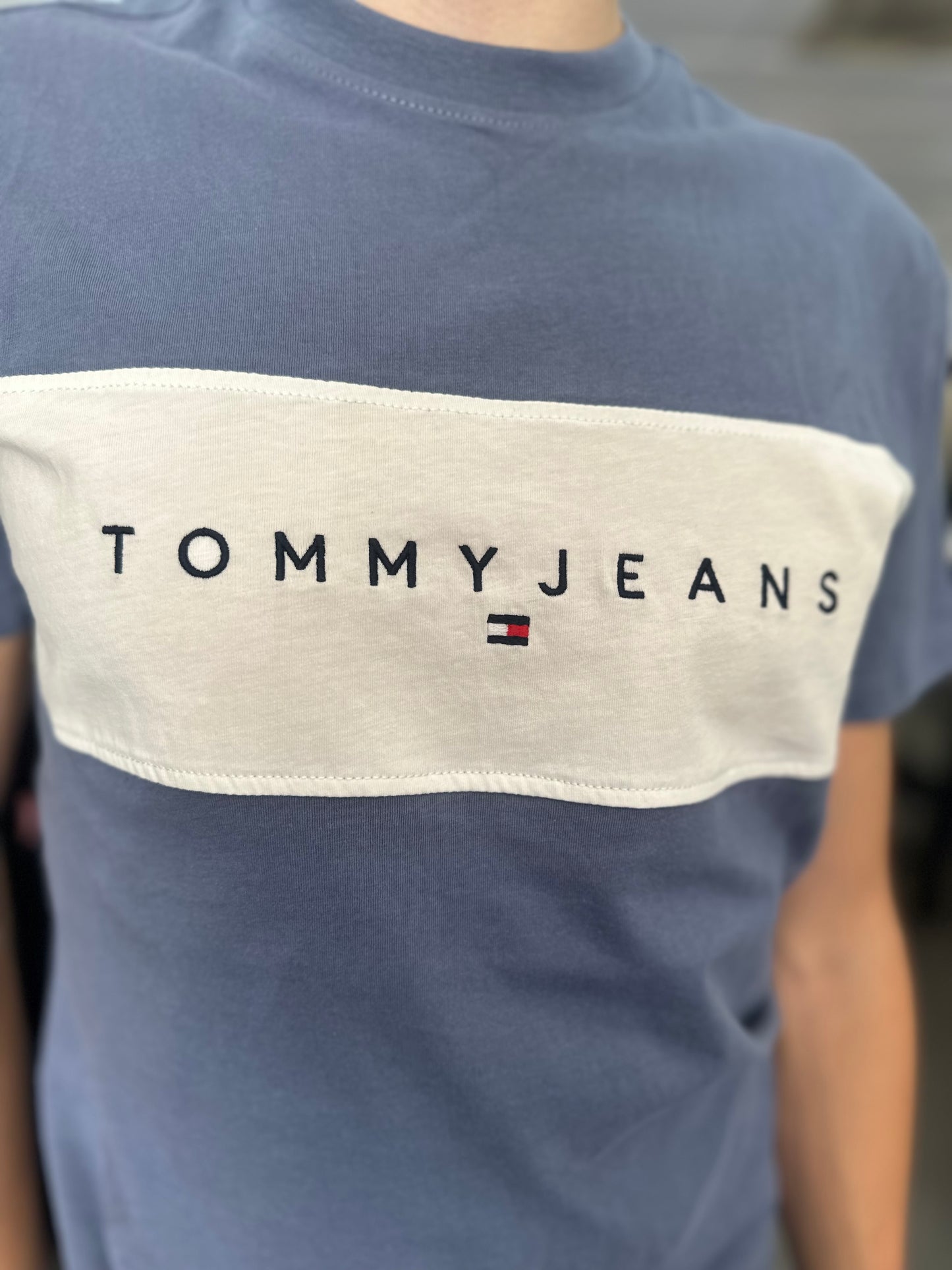 CAMISETA MANGA CORTA TOMMY JEANS AZUL CON LOGO BORDADO