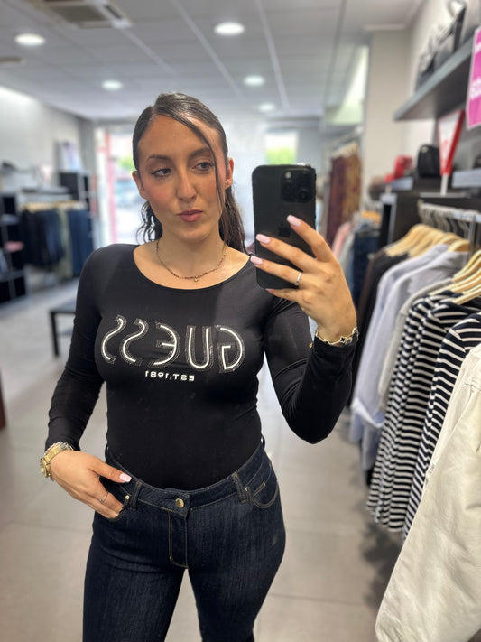 BODY GUESS NEGRO CON LOGO BRILLOS