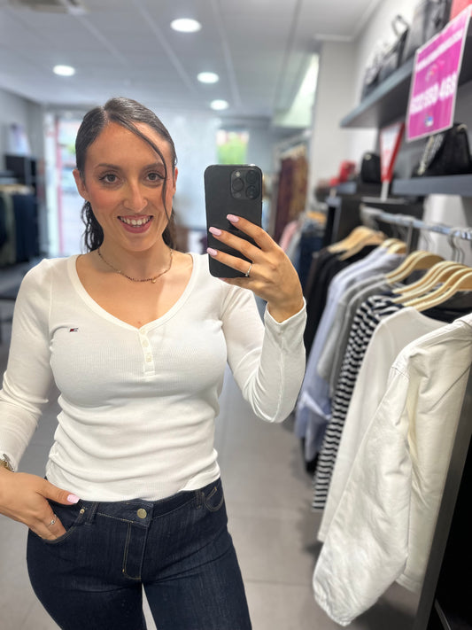 CAMISETA TOMMY JEANS CANALÉ BLANCO CON LOGO BORDADO