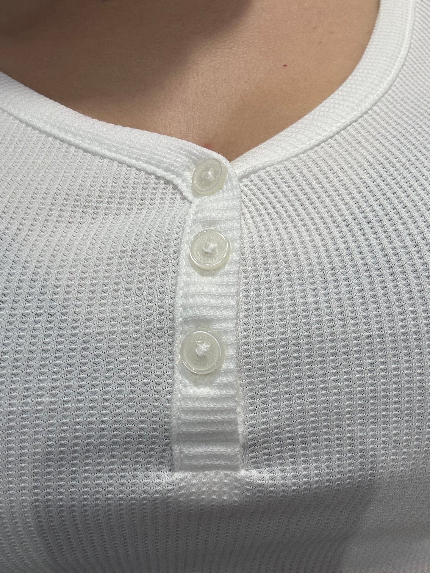 CAMISETA TOMMY JEANS CANALÉ BLANCO CON LOGO BORDADO