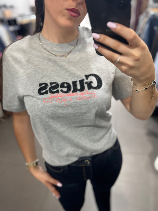 CAMISETA GUESS GRIS LOOGO Y BRILLO Y ESPALDA