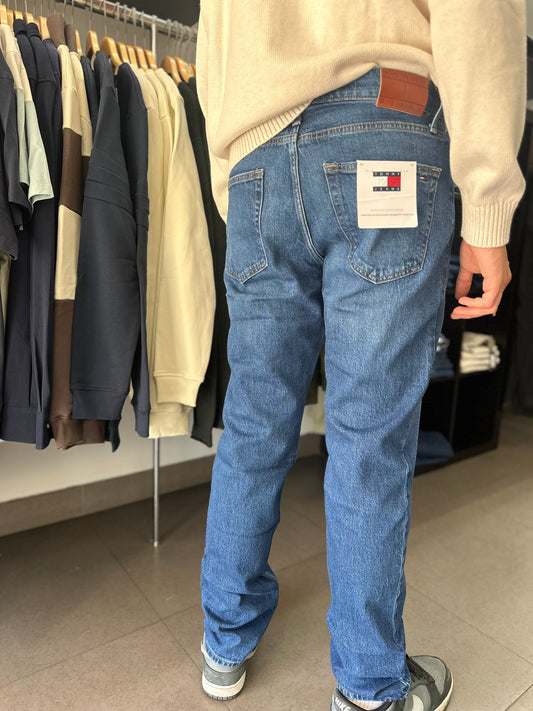 VAQUERO TOMMY JEANS RECTO HOMBRE