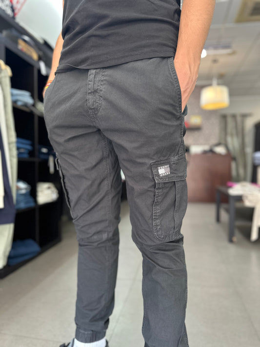 PANTALONES CARGO TOMMY JEANS