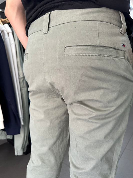 PANTALON CHINO TOMMY JEANS VERDE