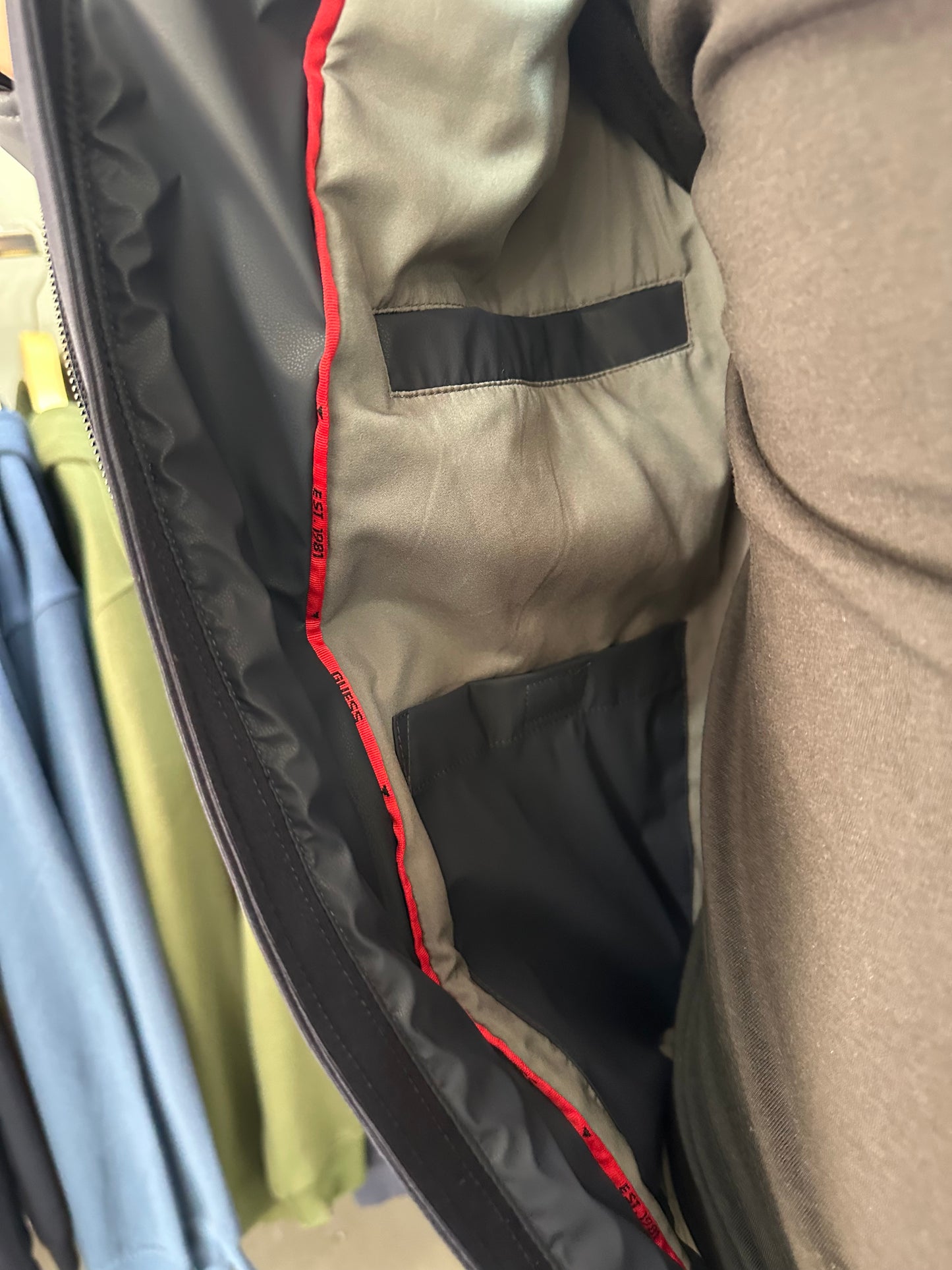 CHAQUETA GUESS AZUL MARINA HOMBRE