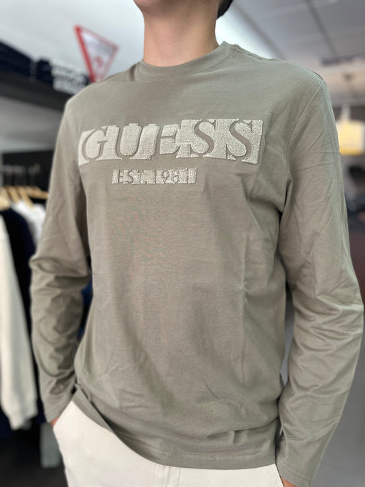 CAMISETA GUESS MANGA LARGA VERDE CON LOGO EN RELIEVE