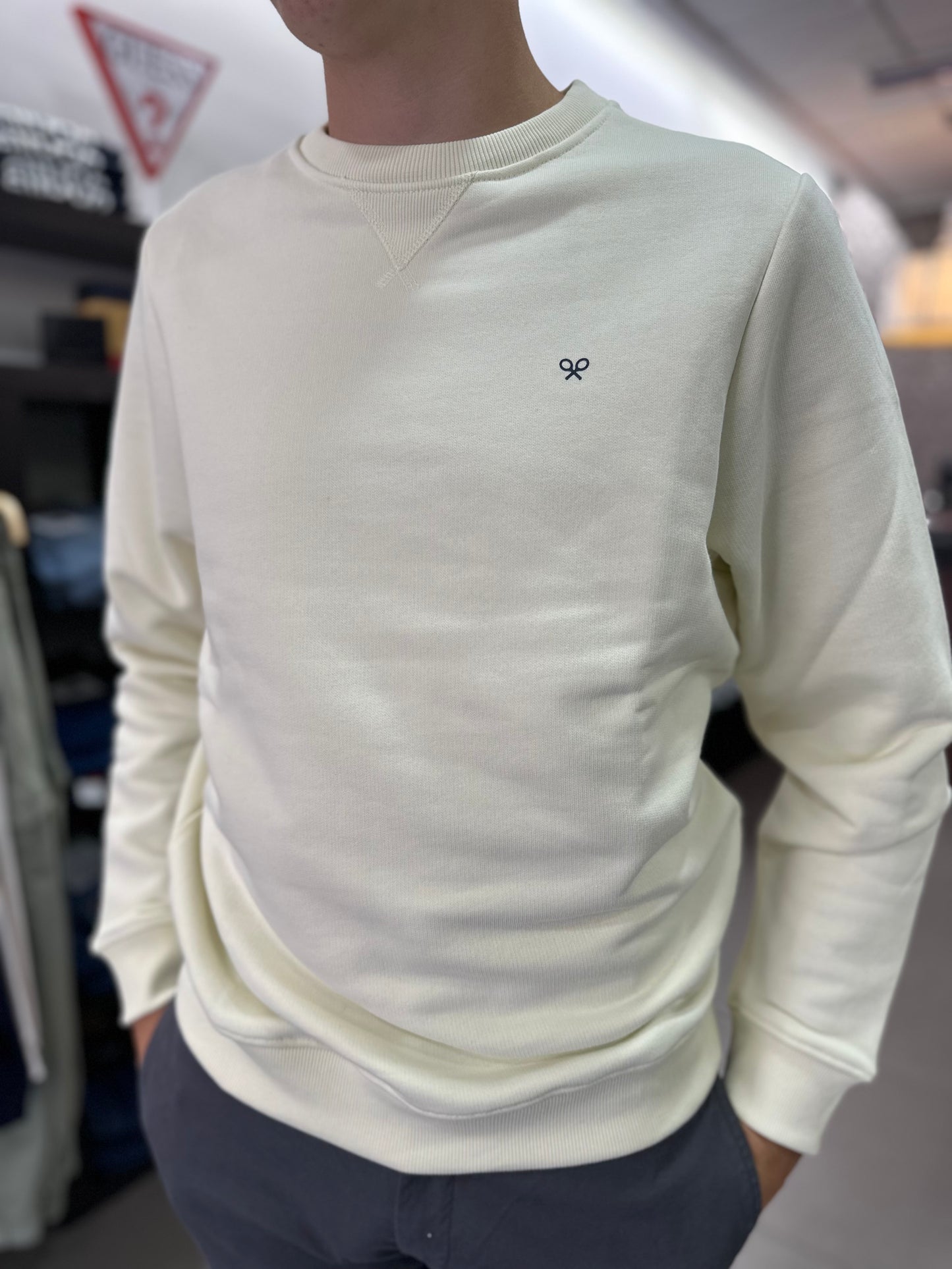 SUDADERA SILBON CON LOGO EN LA ESPALDA