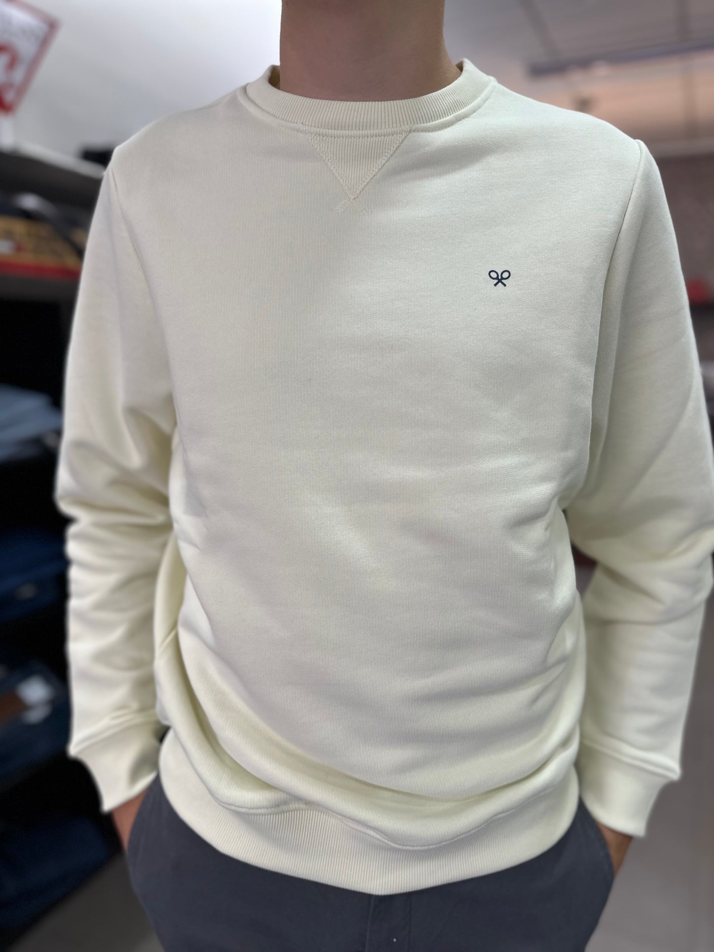 SUDADERA SILBON CON LOGO EN LA ESPALDA