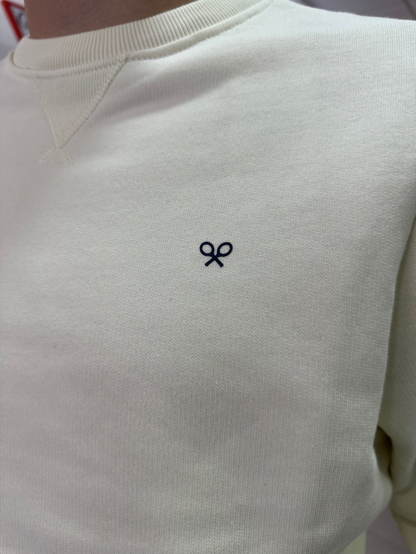 SUDADERA SILBON CON LOGO EN LA ESPALDA